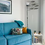 Risso - Charming One Bedroom With A Balcony