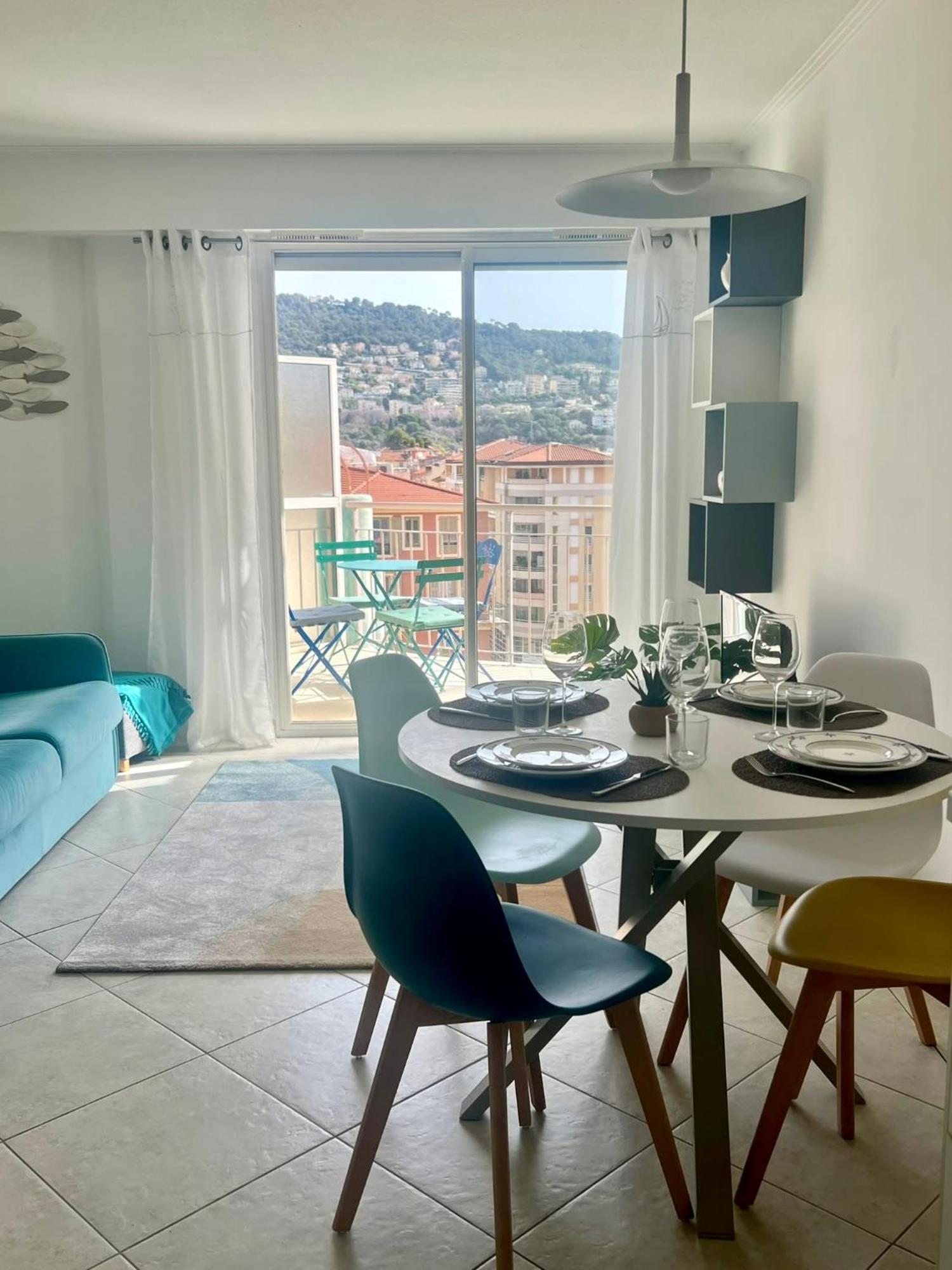 Risso - Charming One Bedroom With A Balcony Nizza