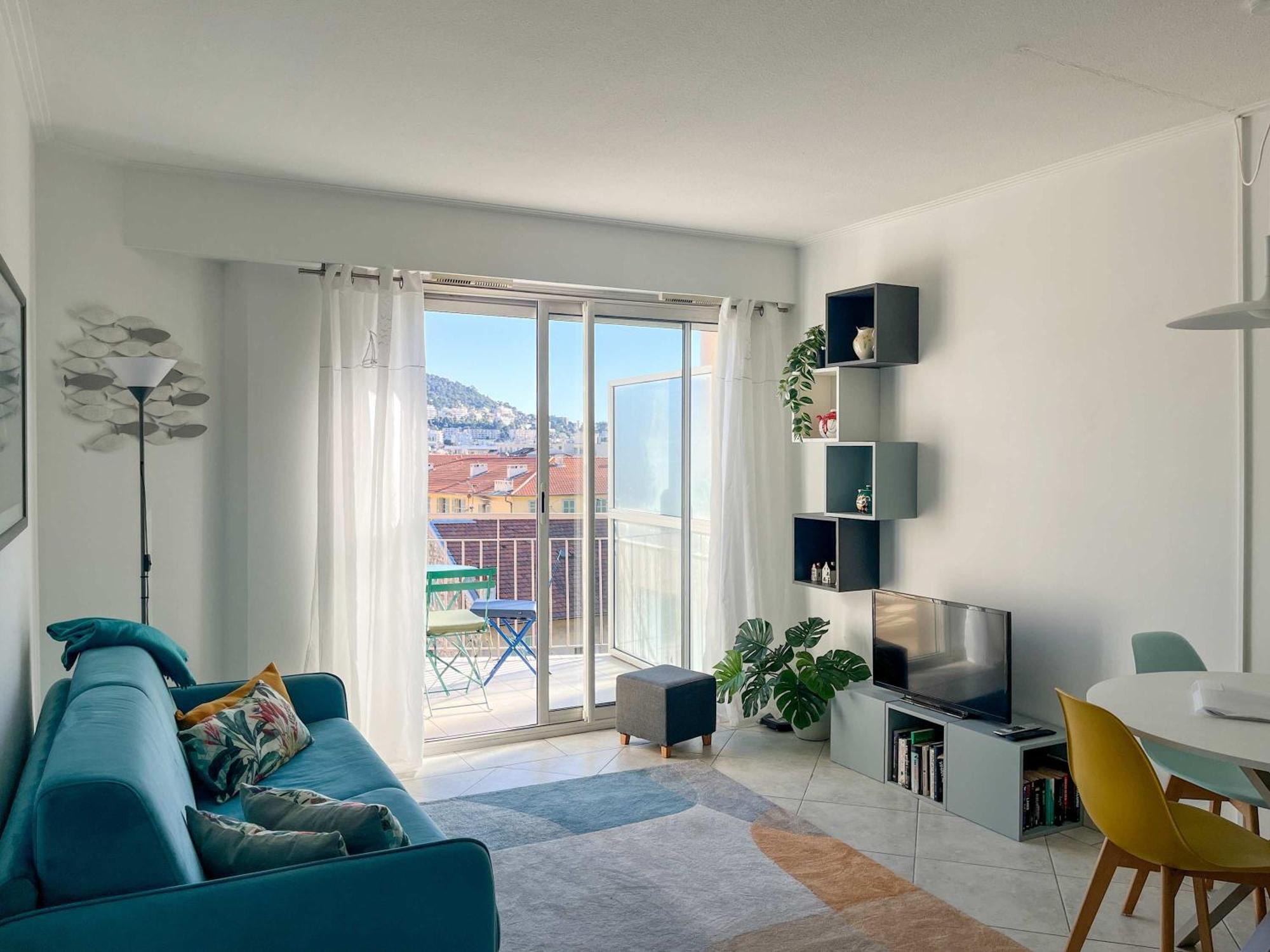 Risso - Charming One Bedroom With A Balcony *