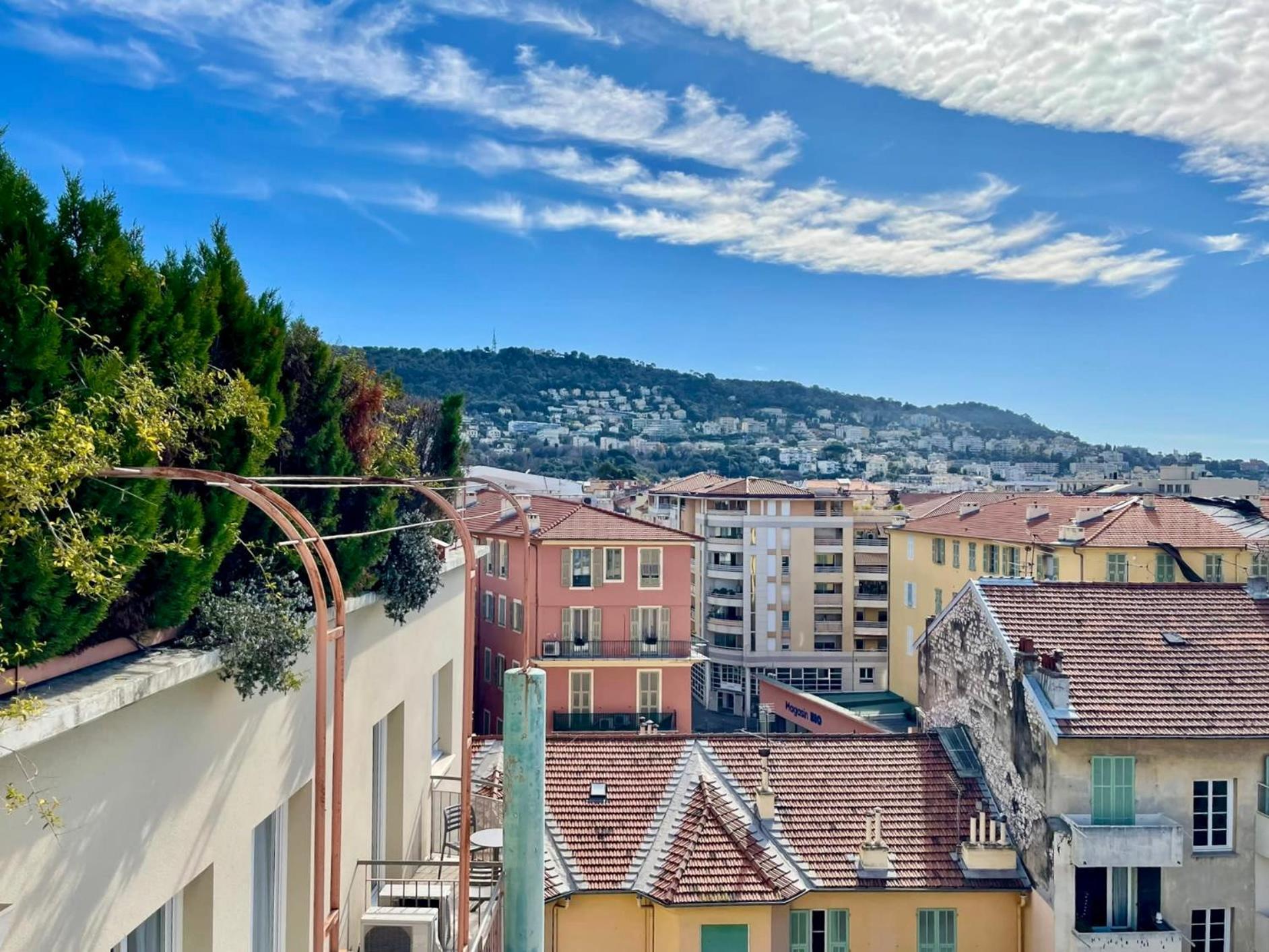 Risso - Charming One Bedroom With A Balcony Apartment